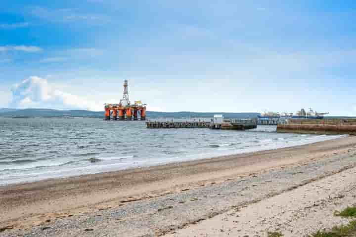 Apartment for sale in Marine Terrace‚  Cromarty‚ IV11