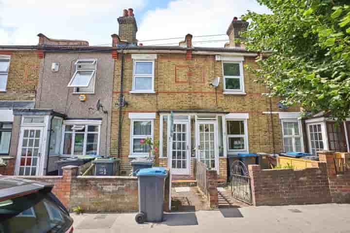 Casa en venta en Dartnell Road‚  Croydon‚ CR0