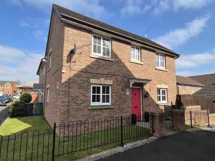 Дом для продажи в Bearmore Road‚  Cradley Heath‚ B64