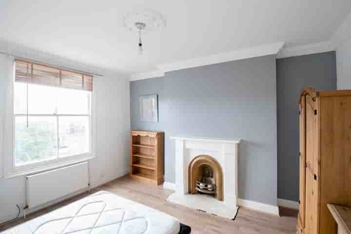 Apartment for sale in Churchfield Road‚  London‚ W3