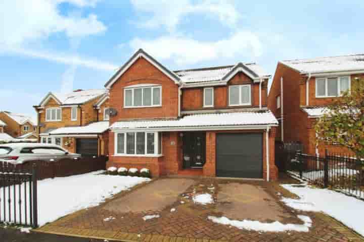 House for sale in Cherry Grove‚  Rotherham‚ S63
