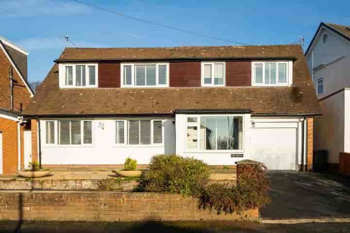 House for sale in Melloncroft Drive‚  Wirral‚ CH48