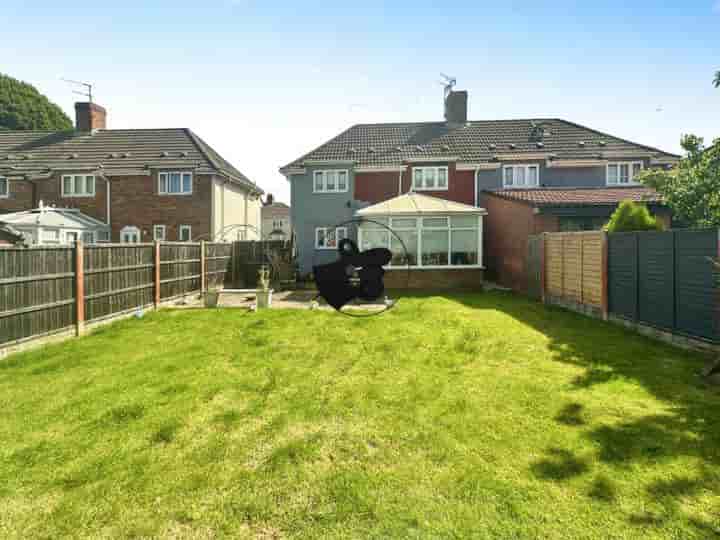 Casa para venda em Dickinson Avenue‚  Wolverhampton‚ WV10