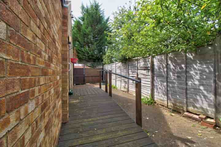 House for sale in Marriott Road‚  Luton‚ LU3