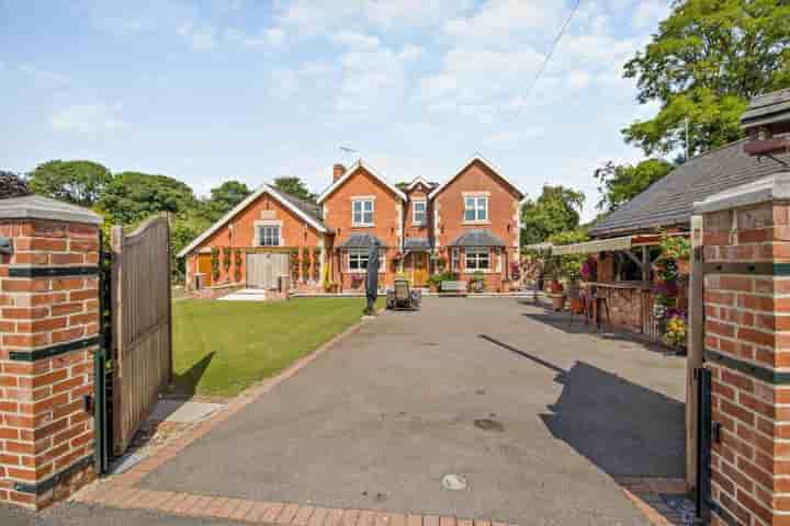 Casa para venda em High Street‚  Doncaster‚ DN10