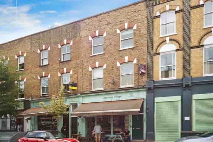 Apartment for sale in Blackstock Road‚  London‚ N5