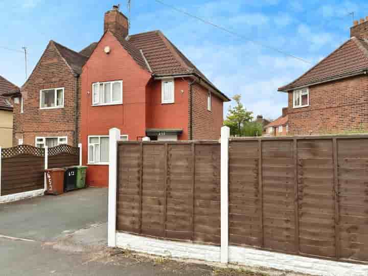 Casa para venda em Oakwood Lane‚  Leeds‚ LS9