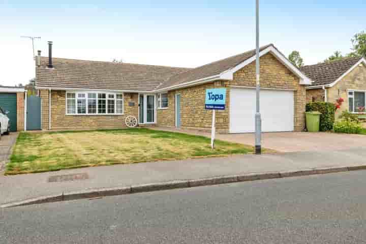 House for sale in Courtfield Close‚  Sudbrooke‚ LN2