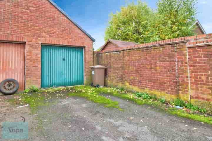 House for sale in Farrow Close‚  Luton‚ LU3