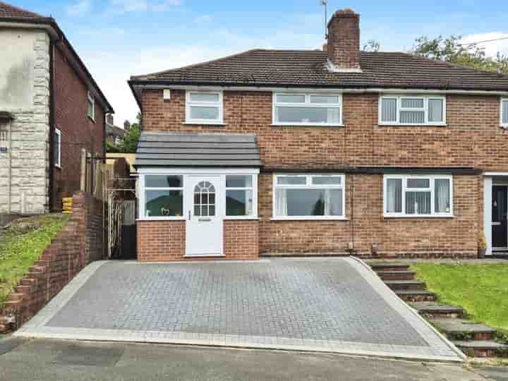 Casa para venda em Poplar Avenue‚  Oldbury‚ B69