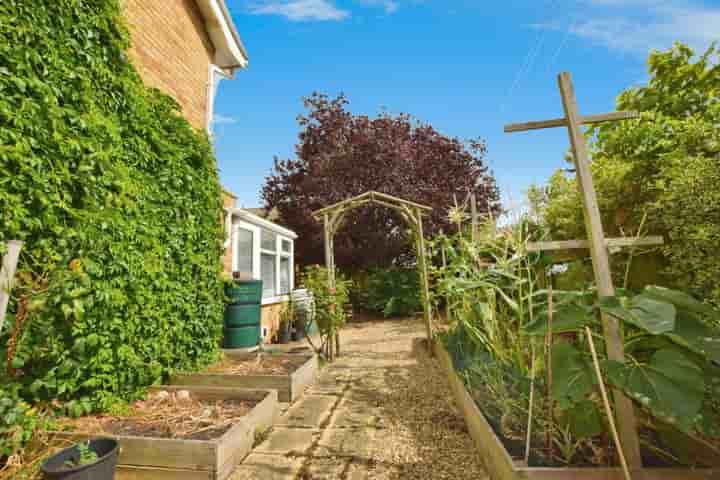 Casa para venda em Beaufort Avenue‚  Peterborough‚ PE6