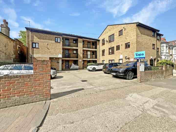 Apartment for sale in Streatham Place‚  London‚ SW2