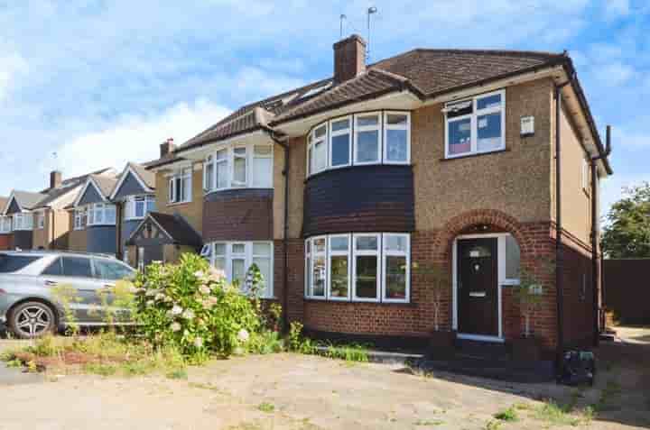 Casa para venda em Hillside‚  Uxbridge‚ UB9