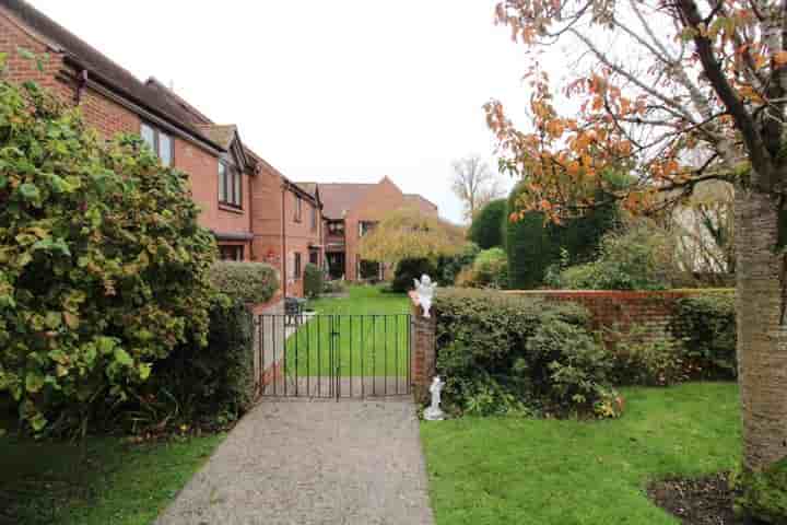 House for sale in Marshalls Court‚  Newbury‚ RG14