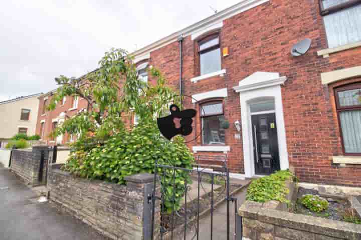 Casa in vendita a Kings Bridge Street‚  Blackburn‚ BB2