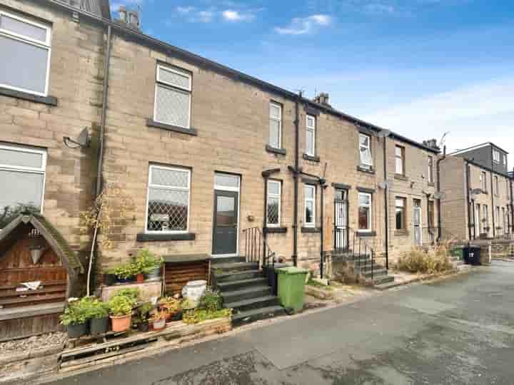 House for sale in Oaklands Avenue‚  Leeds‚ LS13