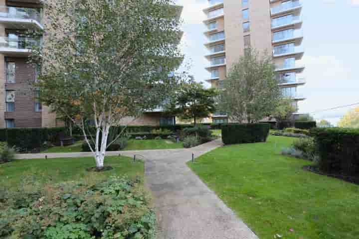 Apartment for sale in Pegler Square‚  London‚ SE3