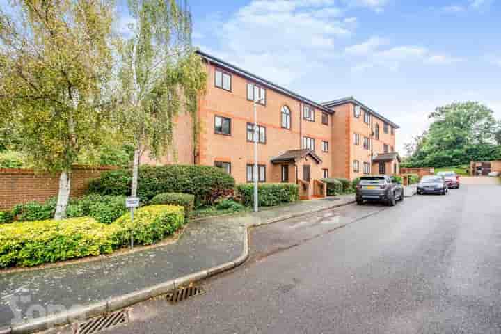 Apartment for sale in Winston Close‚  Greenhithe‚ DA9