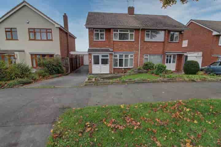 House for sale in Wiclif Way‚  Nuneaton‚ CV10