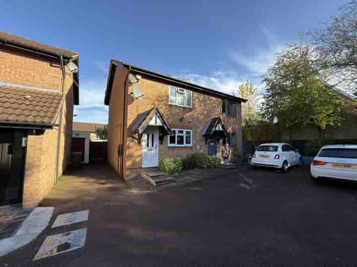 Casa para venda em Oaktree Close‚  Leicester‚ LE5