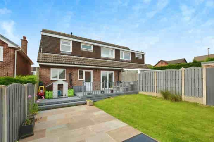 House for sale in Finch Rise‚  Sheffield‚ S26