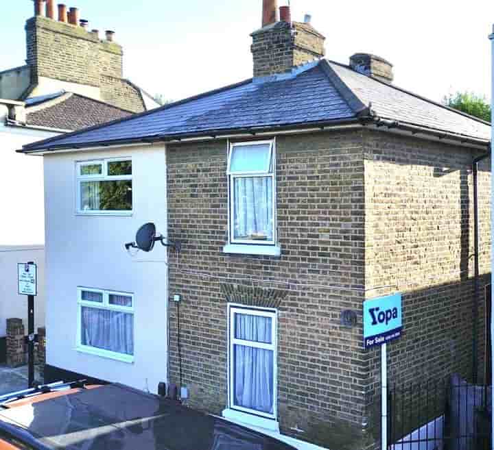 House for sale in Sandy Hill Road‚  London‚ SE18