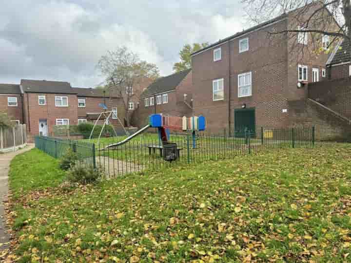 Wohnung zum Verkauf in Dunmow Close‚  Feltham‚ TW13