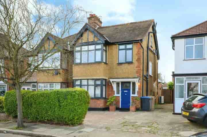 Haus zum Verkauf in Redhill Drive‚  Edgware‚ HA8