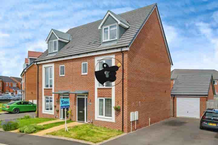 Casa para venda em Vulcan Parkway‚  Newton-le-willows‚ WA12