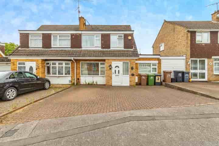 House for sale in Holgate Drive‚  Luton‚ LU4