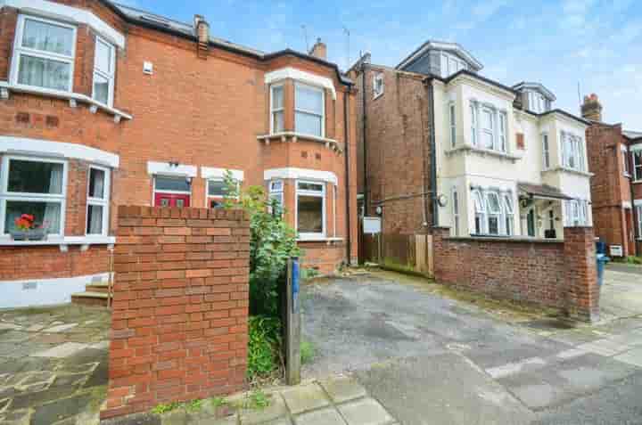 Casa para venda em Bessborough Road‚  Harrow‚ HA1