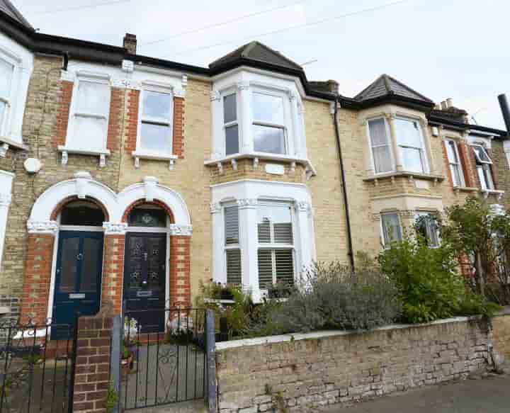 Casa para venda em Banchory Road‚  London‚ SE3