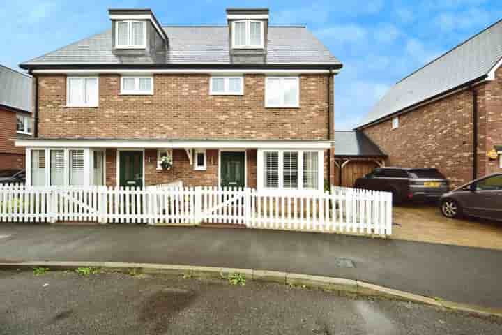 Casa para venda em Newcomen Lane, Peters Village, Wouldham‚  Rochester‚ ME1