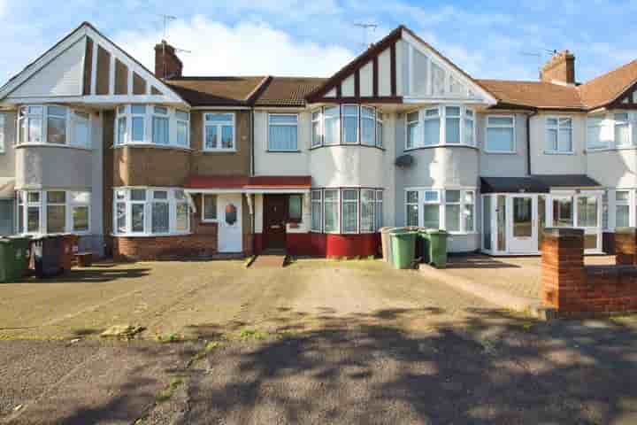 Casa para venda em Waltham Way‚  London‚ E4