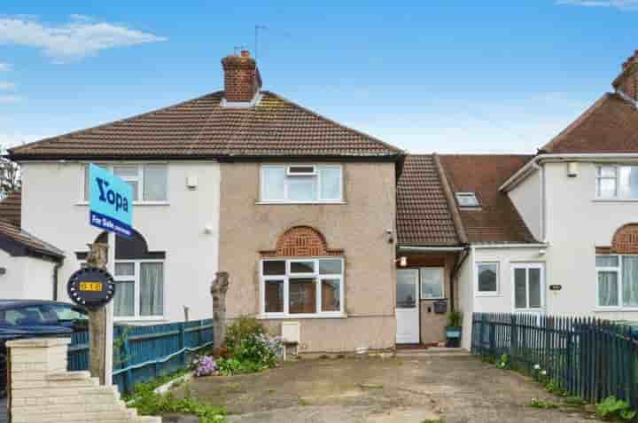 House for sale in Kenton Lane‚  Harrow‚ HA3