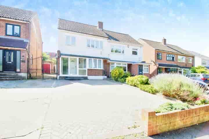 Haus zum Verkauf in Sackville Crescent‚  Romford‚ RM3