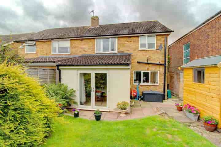 Casa para venda em Garrick Road‚  Lichfield‚ WS13