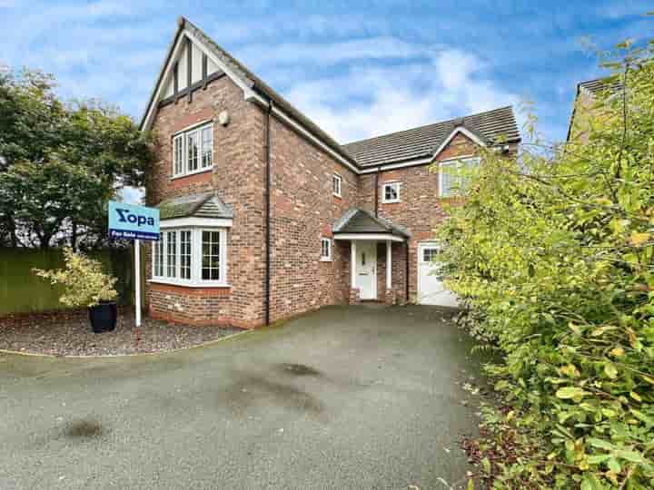 Casa para venda em Radcliffe Road‚  Winsford‚ CW7