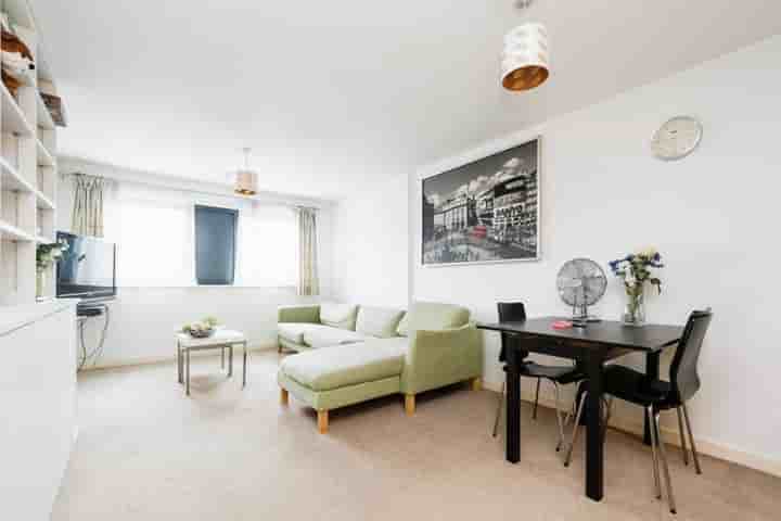 Apartment for sale in Forest Lane‚  London‚ E15