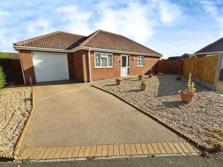 House for sale in Sanders Close‚  Sandilands‚ LN12