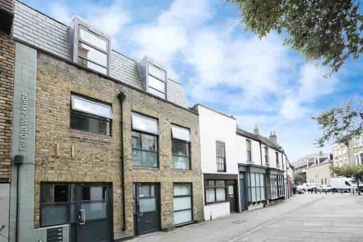 House for sale in Tanners Hill‚  London‚ SE8