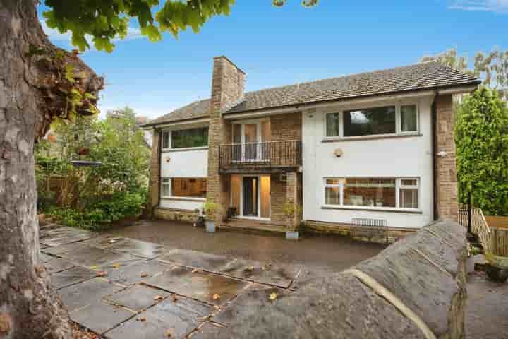 House for sale in Newlay Lane‚  Leeds‚ LS18