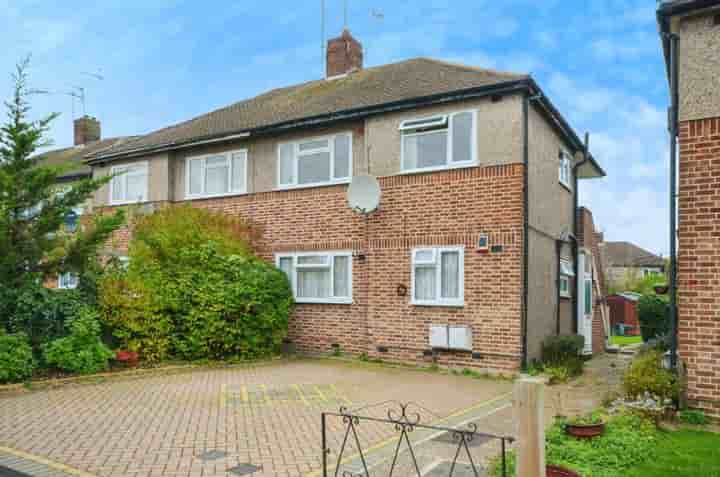 House for sale in Glenwood Close‚  Harrow‚ HA1