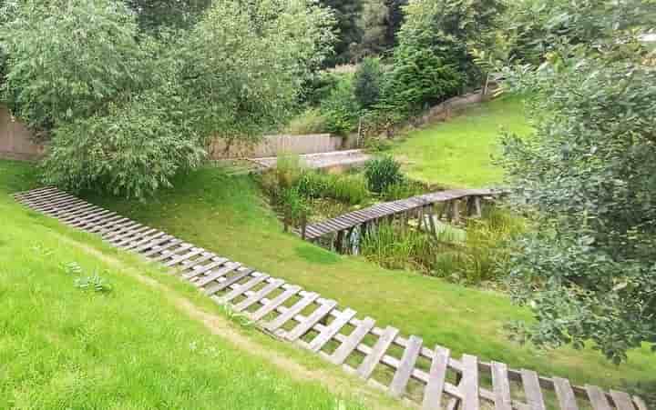 House for sale in New Toftshaw‚  Bradford‚ BD4