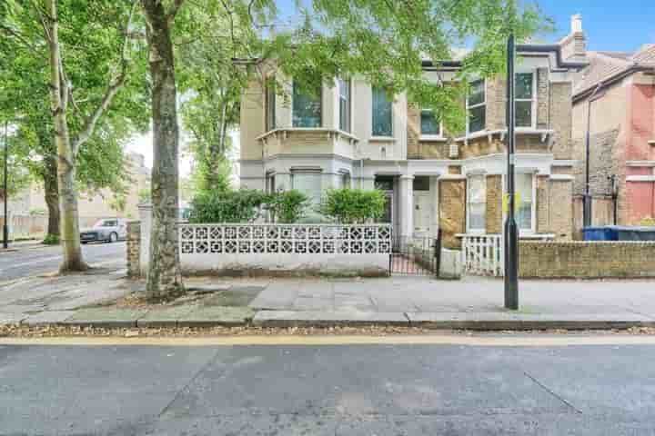 Casa para venda em Acton Lane‚  London‚ W3