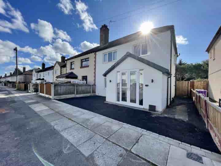 Casa para venda em Stamfordham Drive‚  Liverpool‚ L19