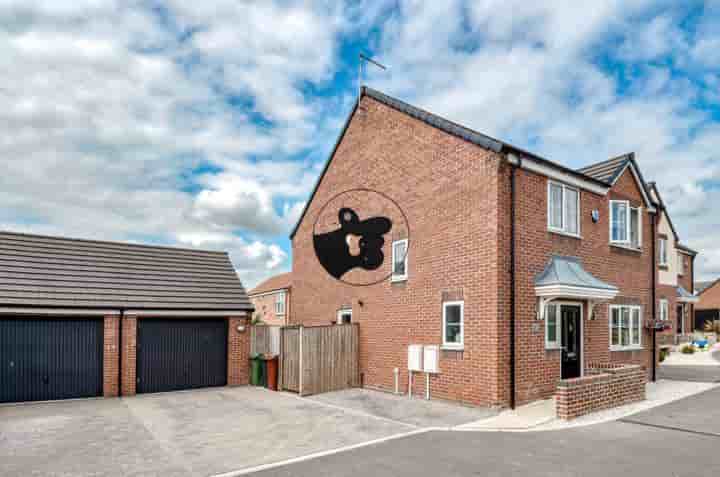 House for sale in Shuttlewood Road‚  Chesterfield‚ S44