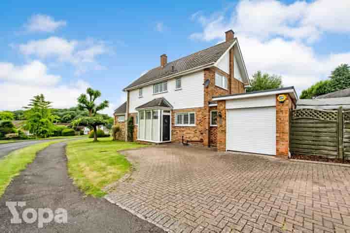 House for sale in Sallows Shaw‚  Gravesend‚ DA13