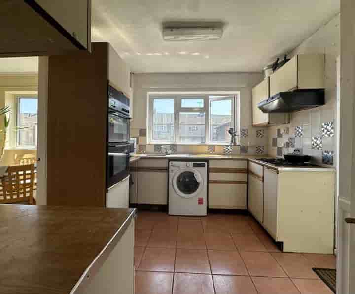 House for sale in Kimberley Close‚  Luton‚ LU4