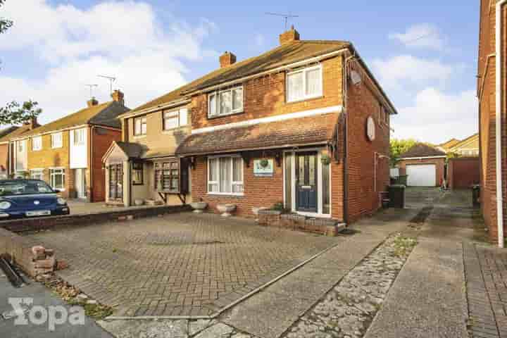 Haus zum Verkauf in Tennyson Walk‚  Gravesend‚ DA11